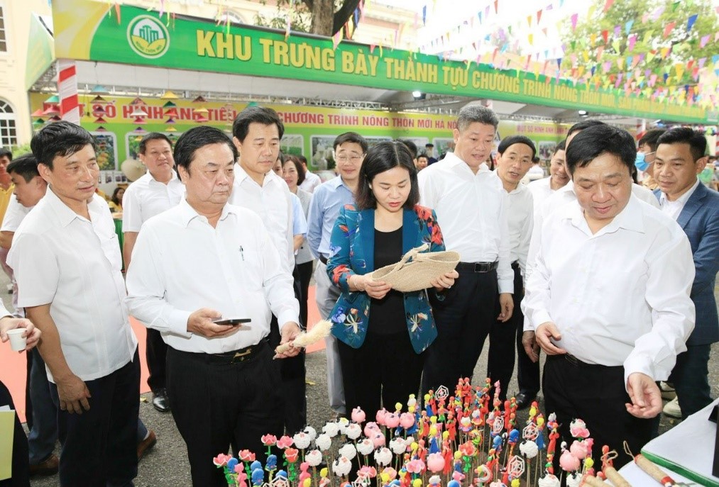 hoan-thanh-muc-tieu-kep-xay-dung-nong-thon-moi-nang-cao-truoc-khi-phat-trien-thanh-quan