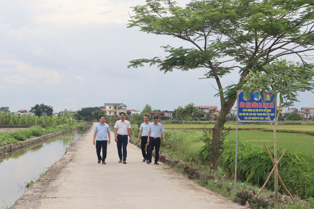 doi-song-nguoi-dan-hong-minh-khong-ngung-duoc-cai-thien