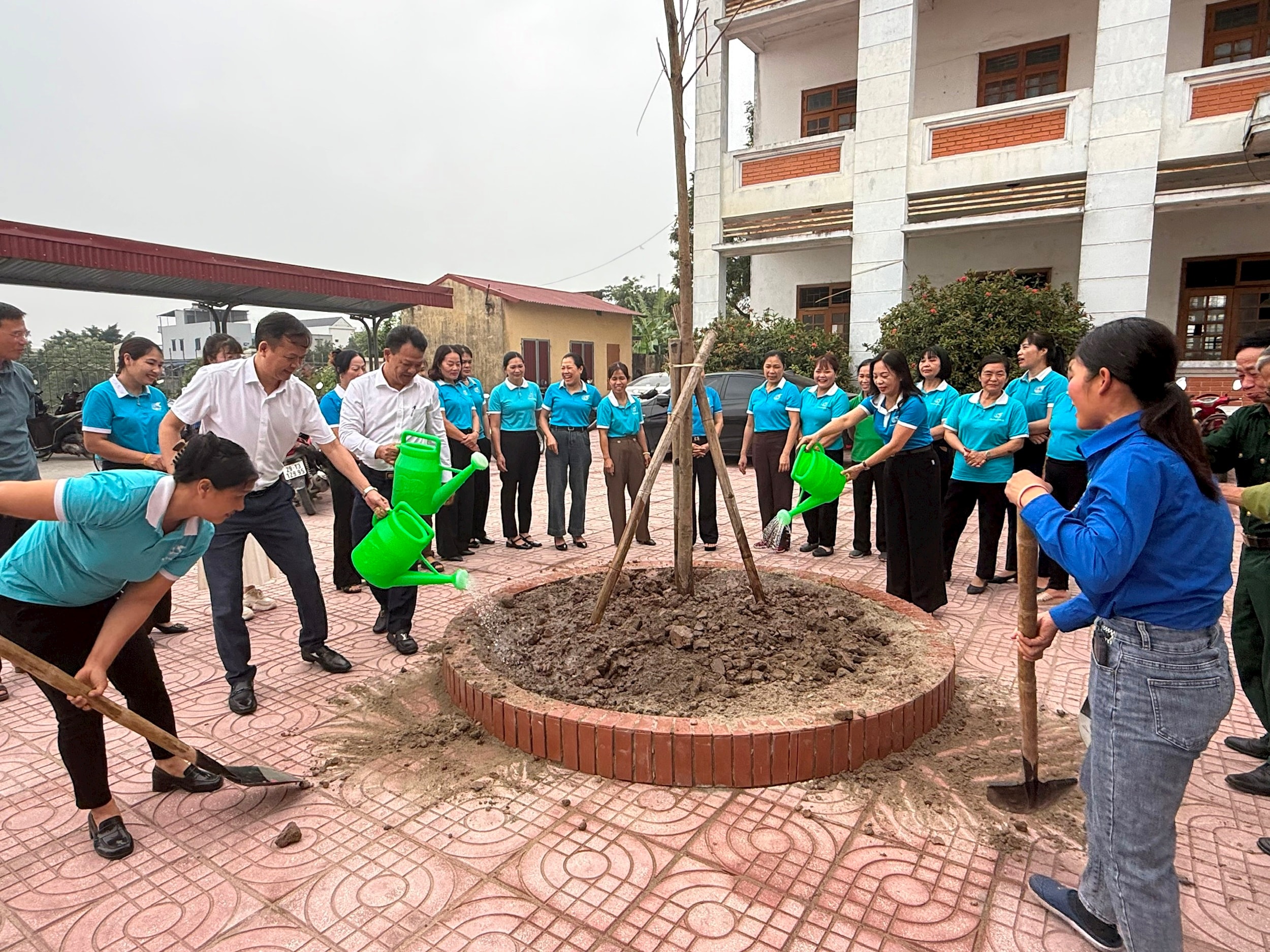 xay-dung-cong-dong-xanh-ben-vung-o-hoa-xa