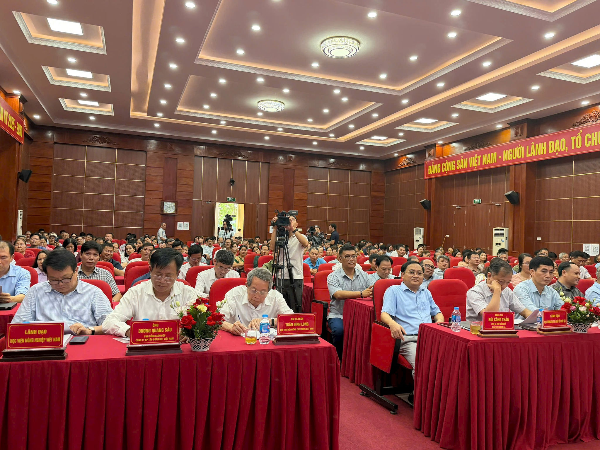 vu-xuan-2026-cua-ha-noi-nang-gia-tri-hat-gao-mo-rong-lien-ket-tieu-thu