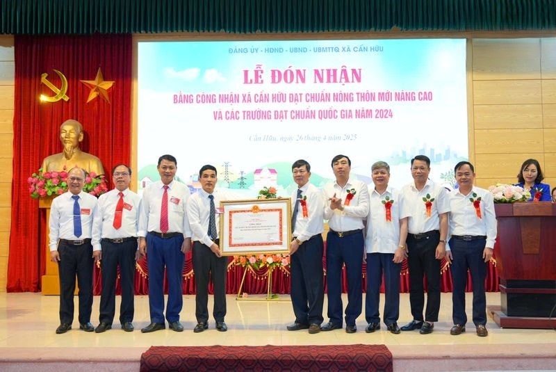 xa-can-huu-huyen-quoc-oai-don-bang-dat-chuan-nong-thon-moi-nang-cao