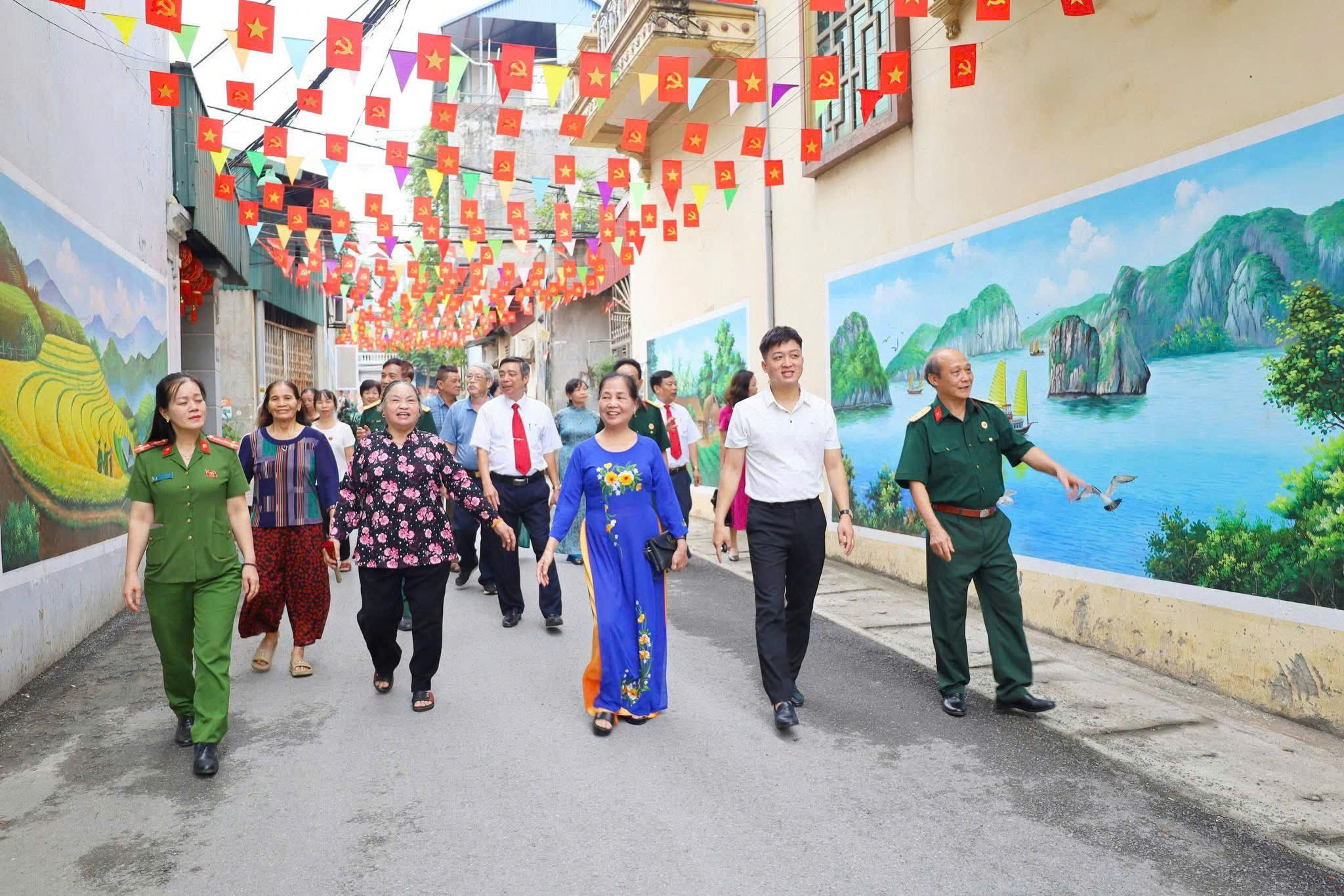 phuong-tung-thien-ra-mat-mo-hinh-ngo-pho-sang-xanh-sach-dep