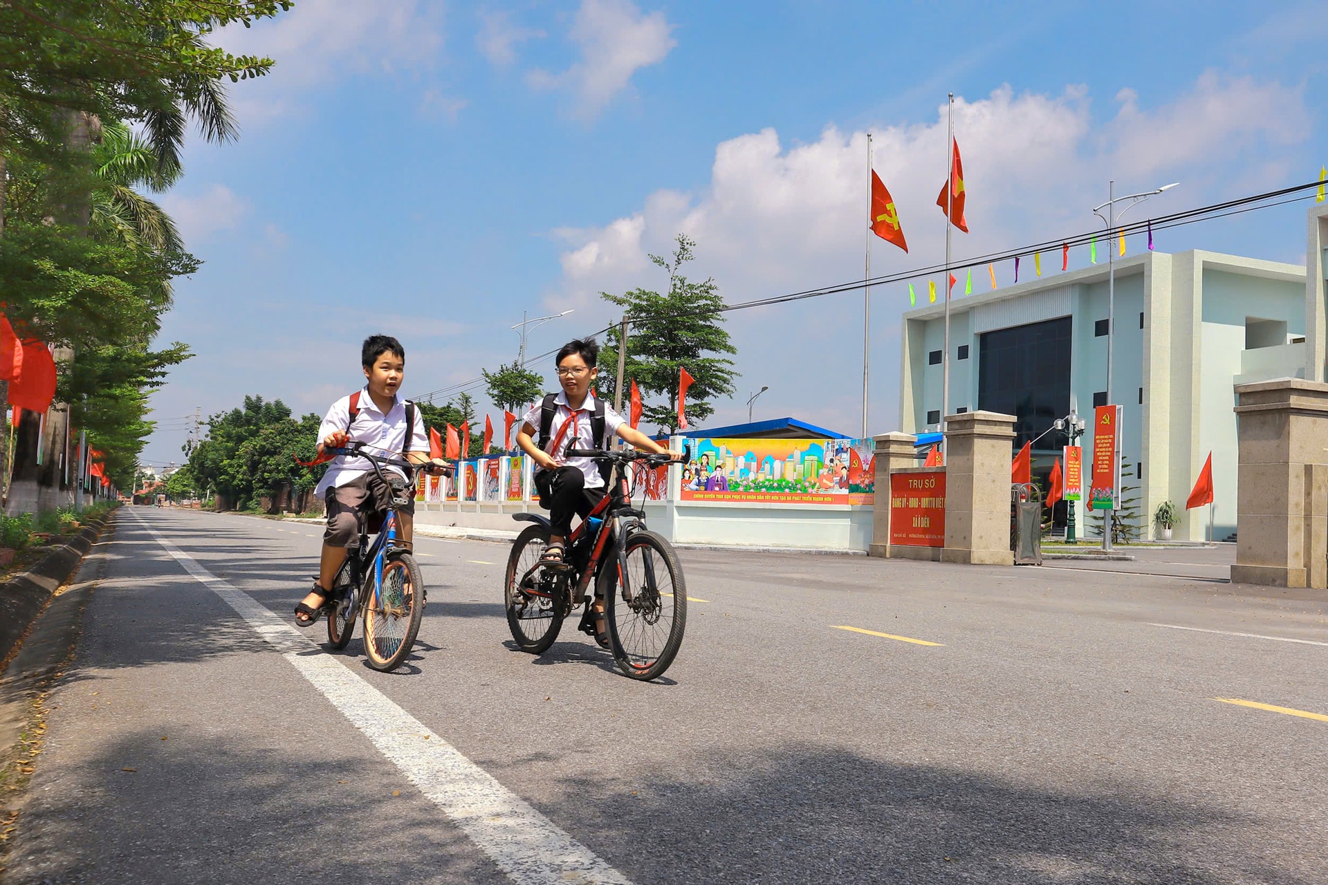 do-choi-trung-thu-vuot-lang-ra-pho