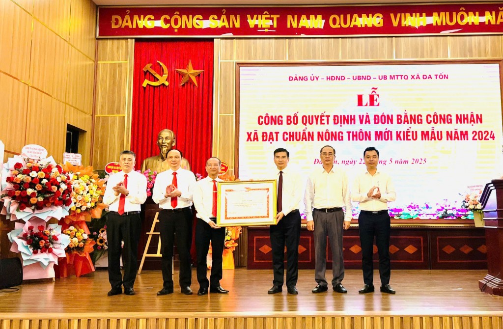 xay-dung-nong-thon-moi-kieu-mau-manh-ve-kinh-te-giau-ve-van-hoa