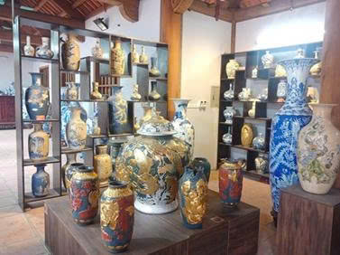gom-kim-lan-di-san-truong-ton-cung-thoi-gian